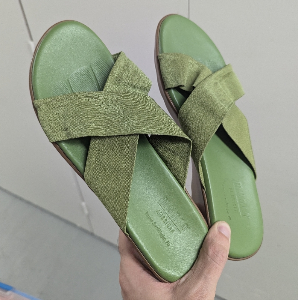 Munro green sandals